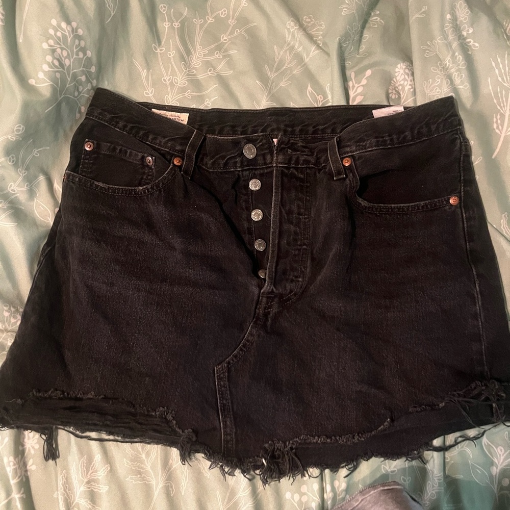 Levi’s black Denim Button-Up Skirt
